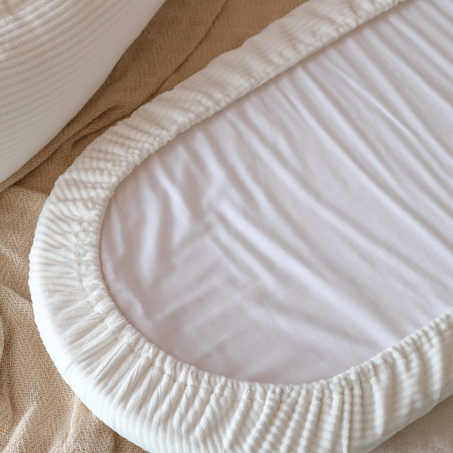 Baby Nestchen aus Cord in Creme mit herausnehmbarer Matratze zum waschen