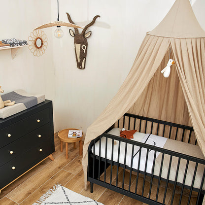 Meyco Babydecke in farbe sand melange in kinderzimmer